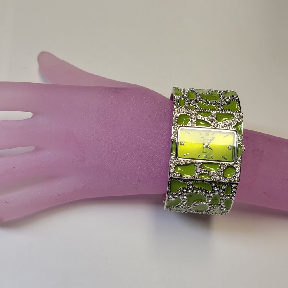 OSIROCK Womens Watch Green Cuff Watch Bangle Watch - NEW